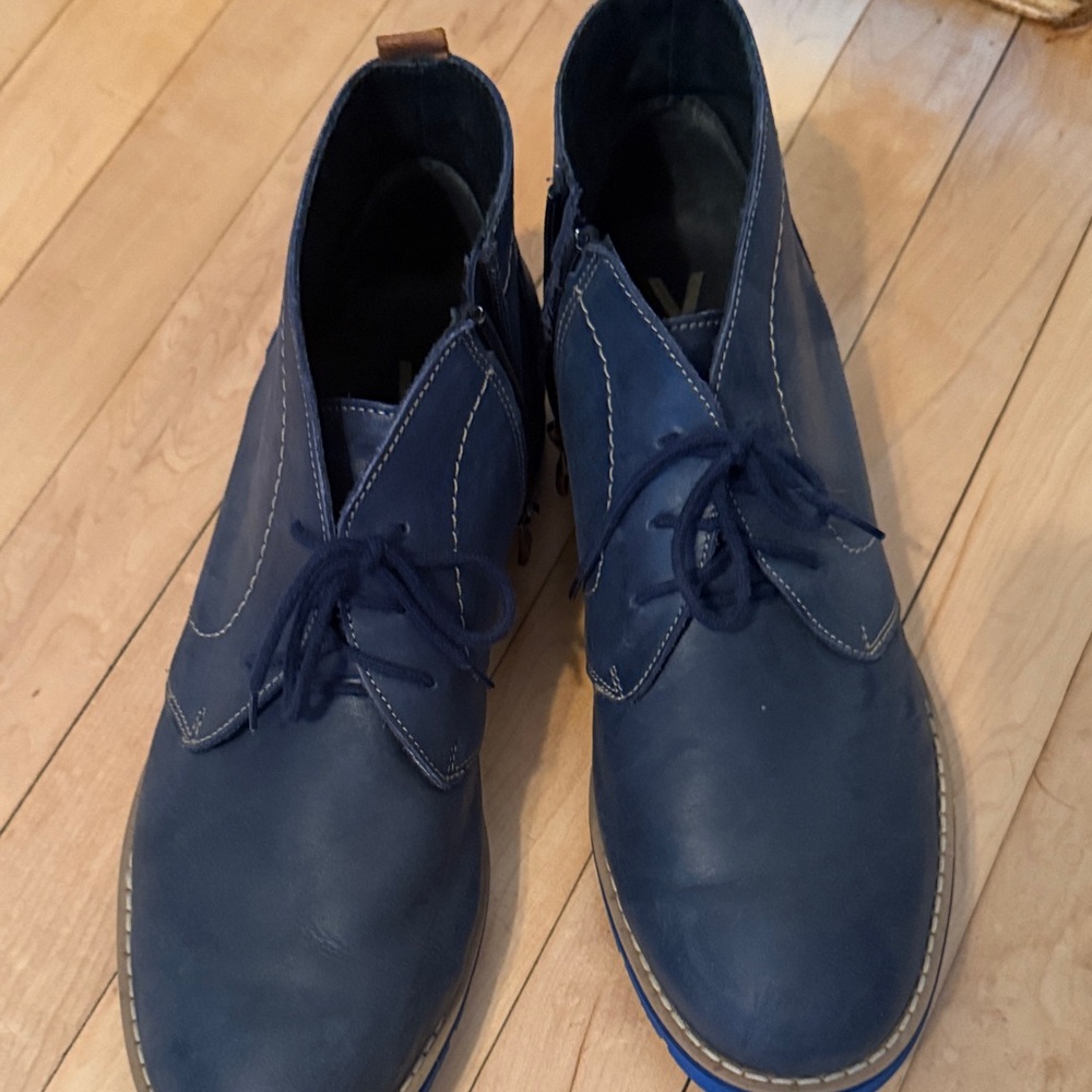 Men's blue Chukka Boots